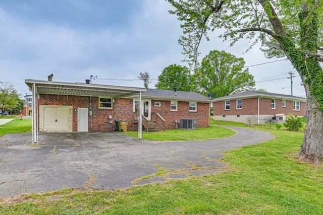 2810 Paden Dr, Nashville, TN 37206