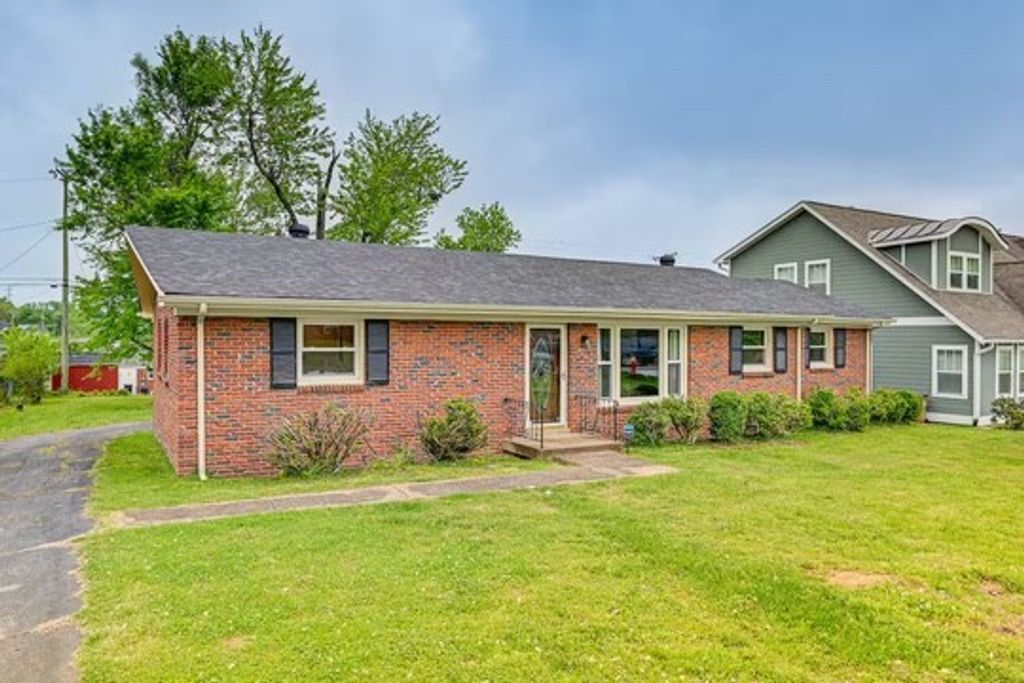 2810 Paden Dr, Nashville, TN 37206