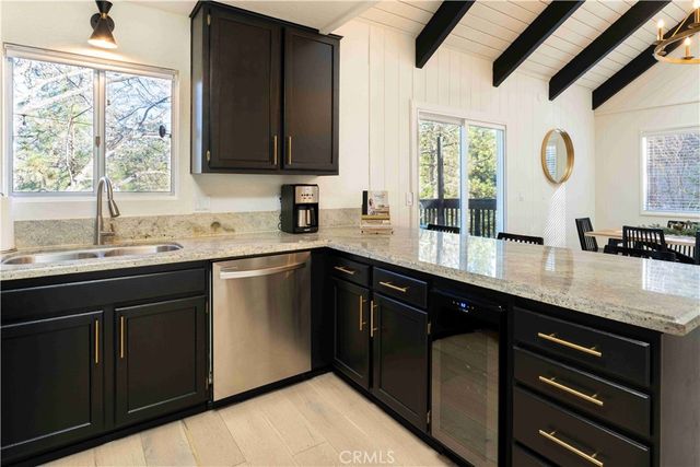 695 Sutter Lane, Lake Arrowhead, CA 92352