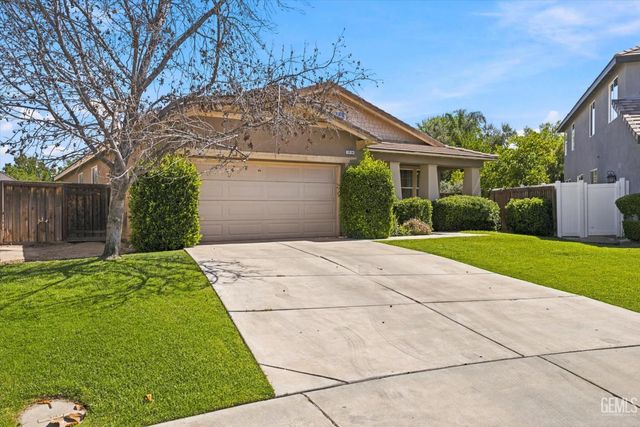 10104 Sharktooth Peak Drive, Bakersfield, CA 93311