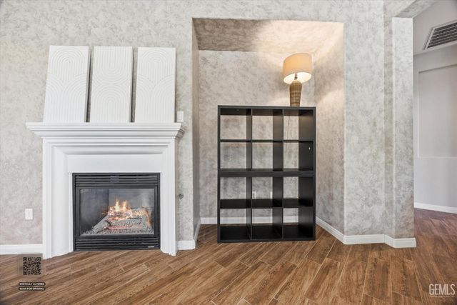 10104 Sharktooth Peak Drive, Bakersfield, CA 93311