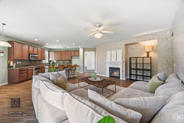 10104 Sharktooth Peak Drive, Bakersfield, CA 93311