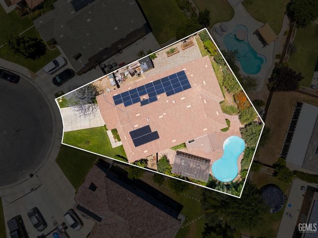 10104 Sharktooth Peak Drive, Bakersfield, CA 93311