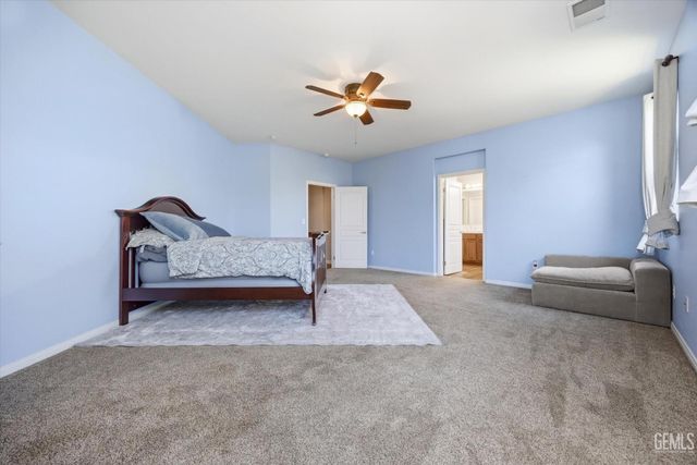 10104 Sharktooth Peak Drive, Bakersfield, CA 93311