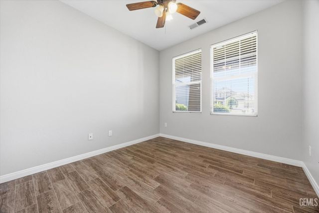 10104 Sharktooth Peak Drive, Bakersfield, CA 93311