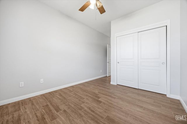 10104 Sharktooth Peak Drive, Bakersfield, CA 93311