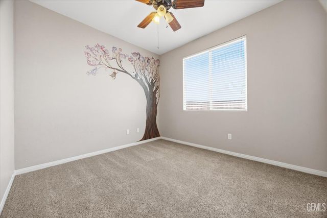 10104 Sharktooth Peak Drive, Bakersfield, CA 93311