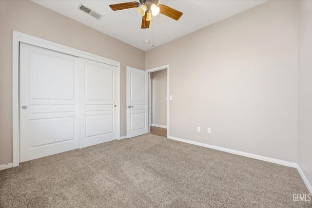 10104 Sharktooth Peak Drive, Bakersfield, CA 93311