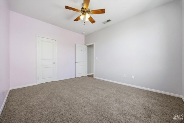10104 Sharktooth Peak Drive, Bakersfield, CA 93311