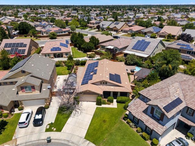 10104 Sharktooth Peak Drive, Bakersfield, CA 93311