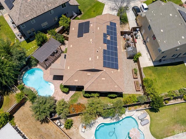 10104 Sharktooth Peak Drive, Bakersfield, CA 93311