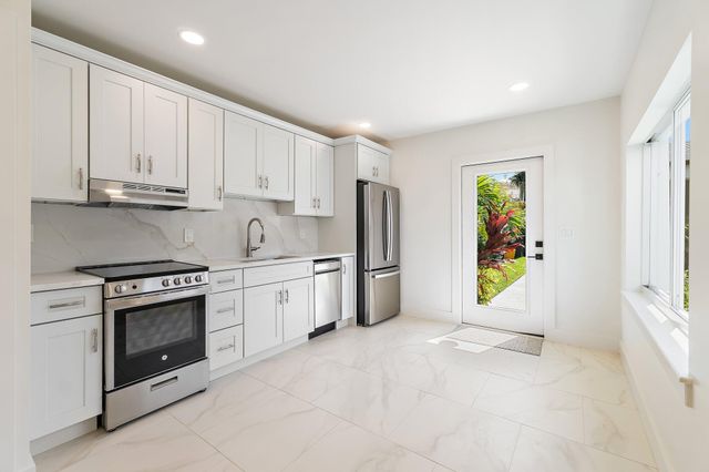 4015 Washington Road, West Palm Beach, FL 33405