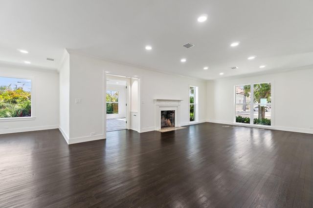 4015 Washington Road, West Palm Beach, FL 33405