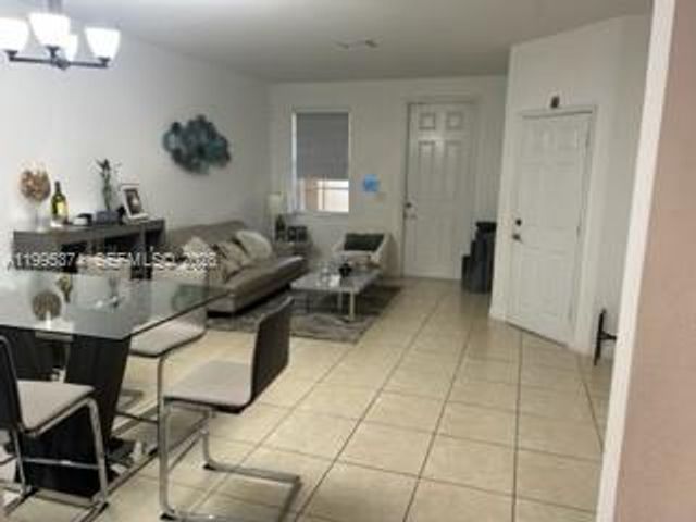 11236 NW 87th St, Doral, FL 33178
