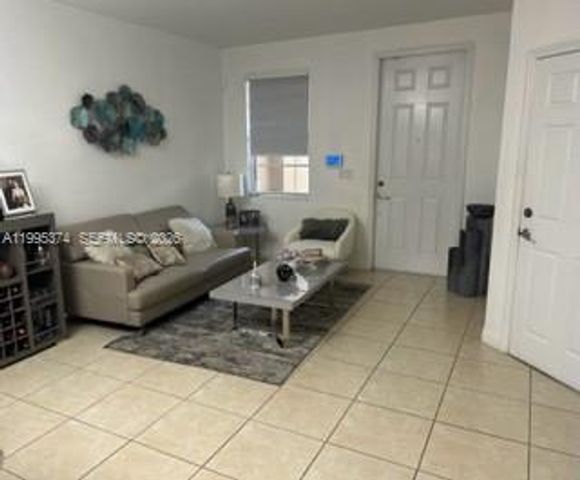 11236 NW 87th St, Doral, FL 33178