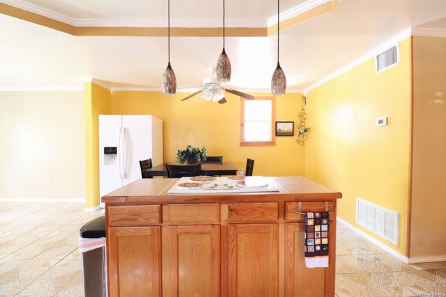 22608 Crossbow, Von Ormy, TX 78073