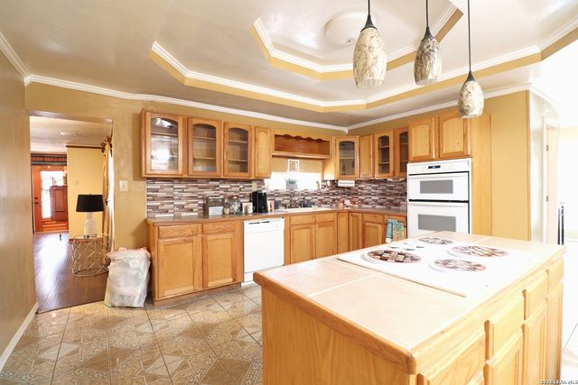 22608 Crossbow, Von Ormy, TX 78073