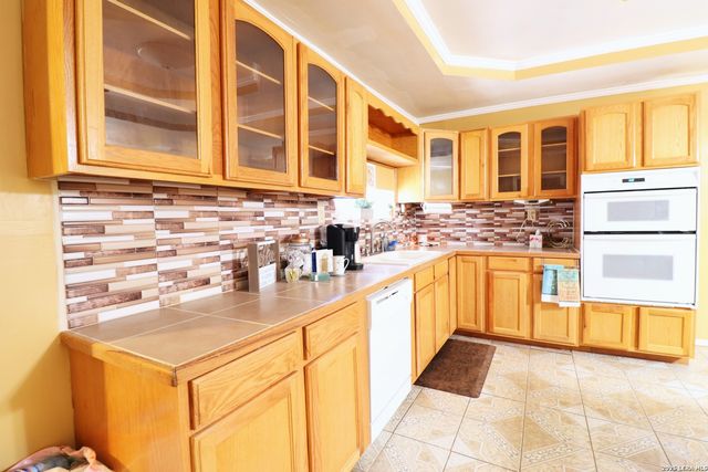 22608 Crossbow, Von Ormy, TX 78073