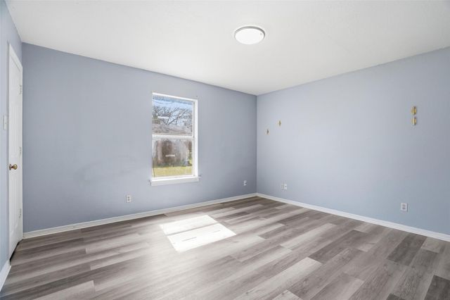 609 Race Street A, Crowley, TX 76036