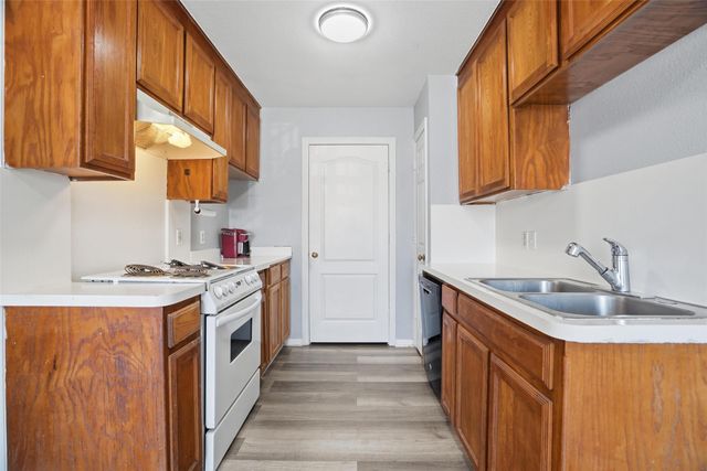 609 Race Street A, Crowley, TX 76036