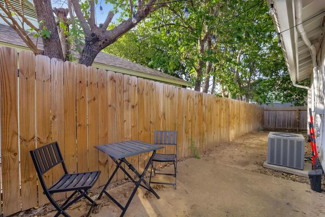 11904 Sunhillow BND, Austin, TX 78758