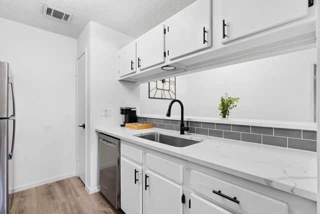 11904 Sunhillow BND, Austin, TX 78758