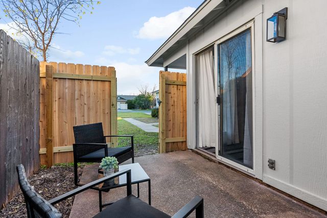 11904 Sunhillow BND, Austin, TX 78758