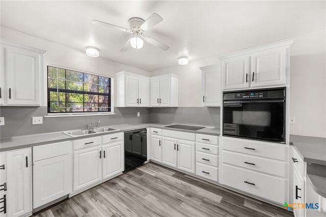 1513 Oak Park Lane, Salado, TX 76571