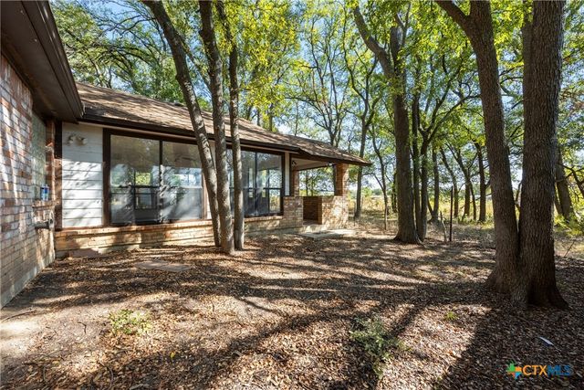 1513 Oak Park Lane, Salado, TX 76571