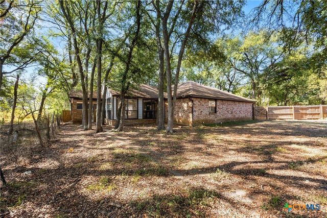 1513 Oak Park Lane, Salado, TX 76571