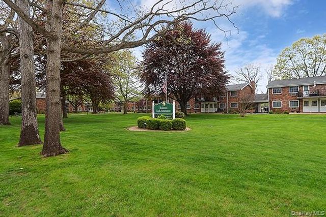 178 Jervis Avenue 178, Farmingdale, NY 11735