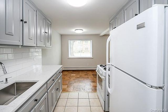 178 Jervis Avenue 178, Farmingdale, NY 11735