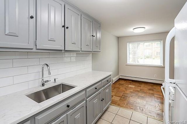 178 Jervis Avenue 178, Farmingdale, NY 11735