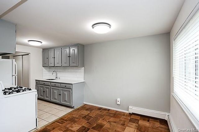178 Jervis Avenue 178, Farmingdale, NY 11735