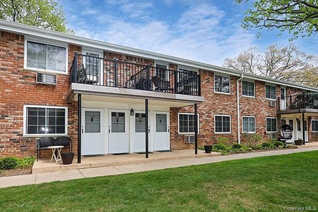 178 Jervis Avenue 178, Farmingdale, NY 11735