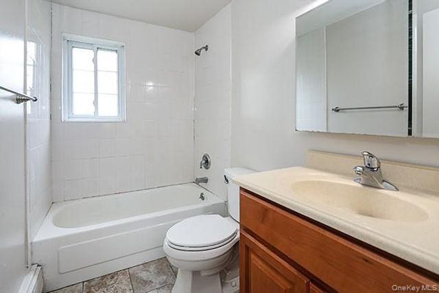 178 Jervis Avenue 178, Farmingdale, NY 11735