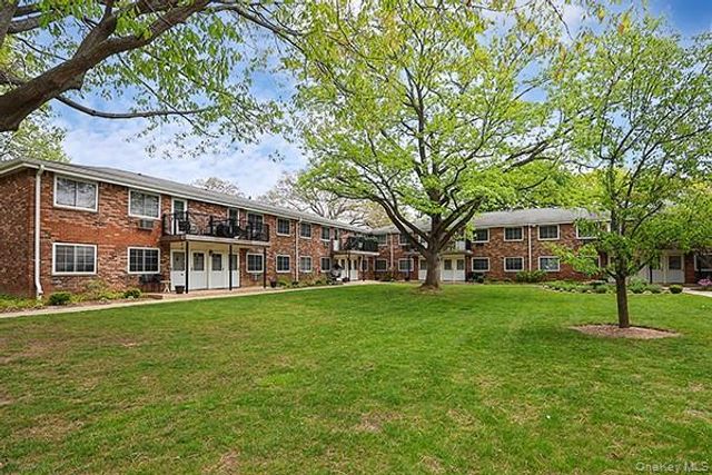 178 Jervis Avenue 178, Farmingdale, NY 11735