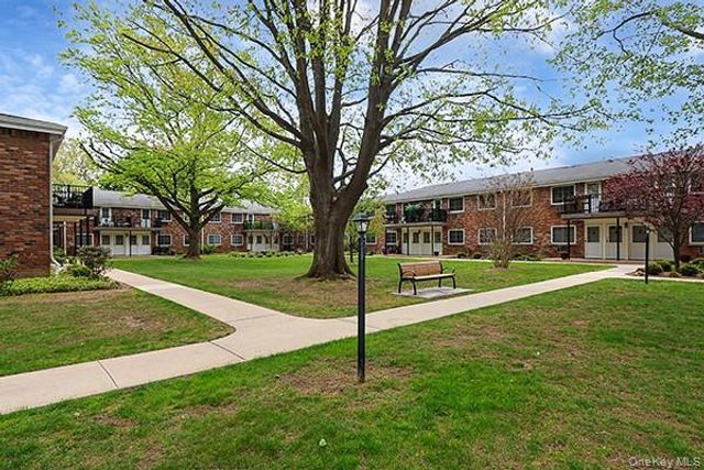 178 Jervis Avenue 178, Farmingdale, NY 11735