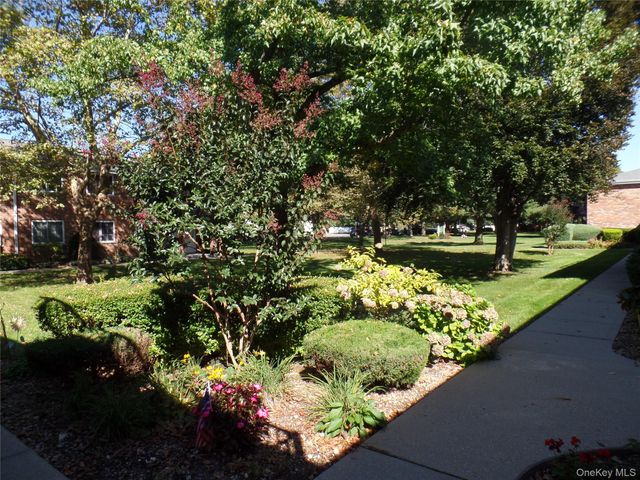 178 Jervis Avenue 178, Farmingdale, NY 11735