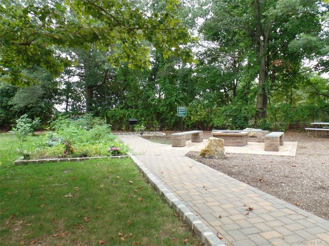 178 Jervis Avenue 178, Farmingdale, NY 11735