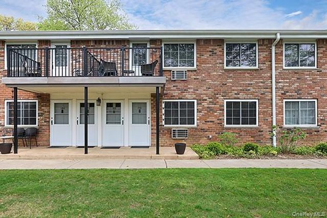 178 Jervis Avenue 178, Farmingdale, NY 11735