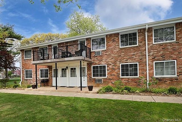 178 Jervis Avenue 178, Farmingdale, NY 11735