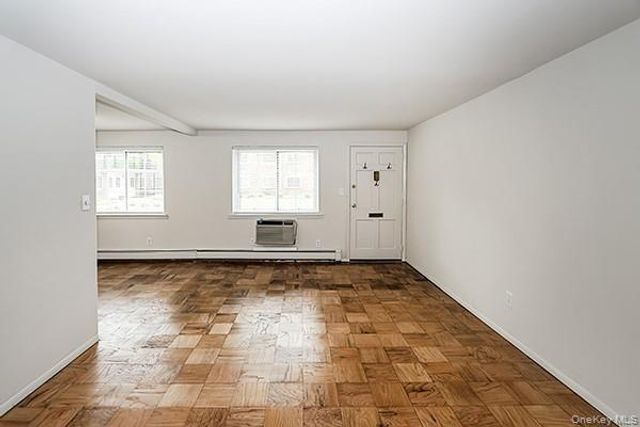 178 Jervis Avenue 178, Farmingdale, NY 11735
