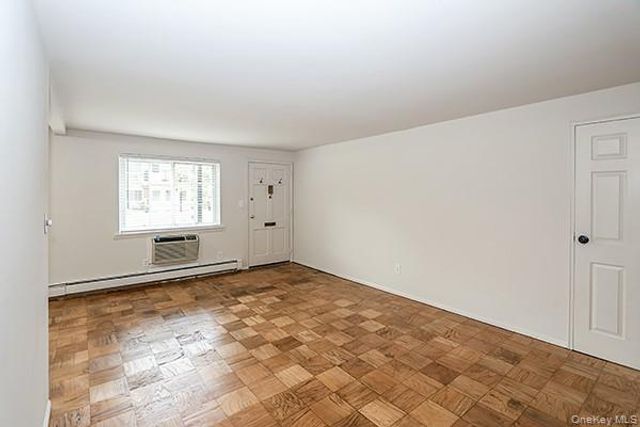 178 Jervis Avenue 178, Farmingdale, NY 11735