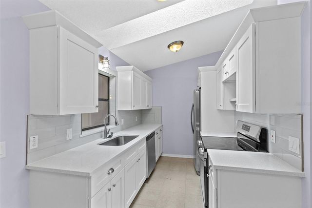 12422 CLUBHOUSE COURT, Tavares, FL 32778