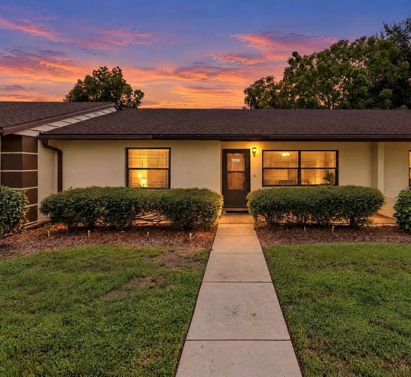 12422 CLUBHOUSE COURT, Tavares, FL 32778