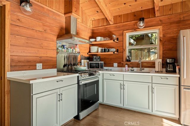 31766 Silver Spruce, Running Springs, CA 92382