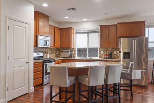 1091 Alba St, Manteca, CA 95337