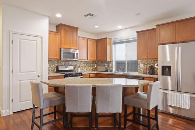 1091 Alba St, Manteca, CA 95337