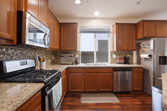 1091 Alba St, Manteca, CA 95337